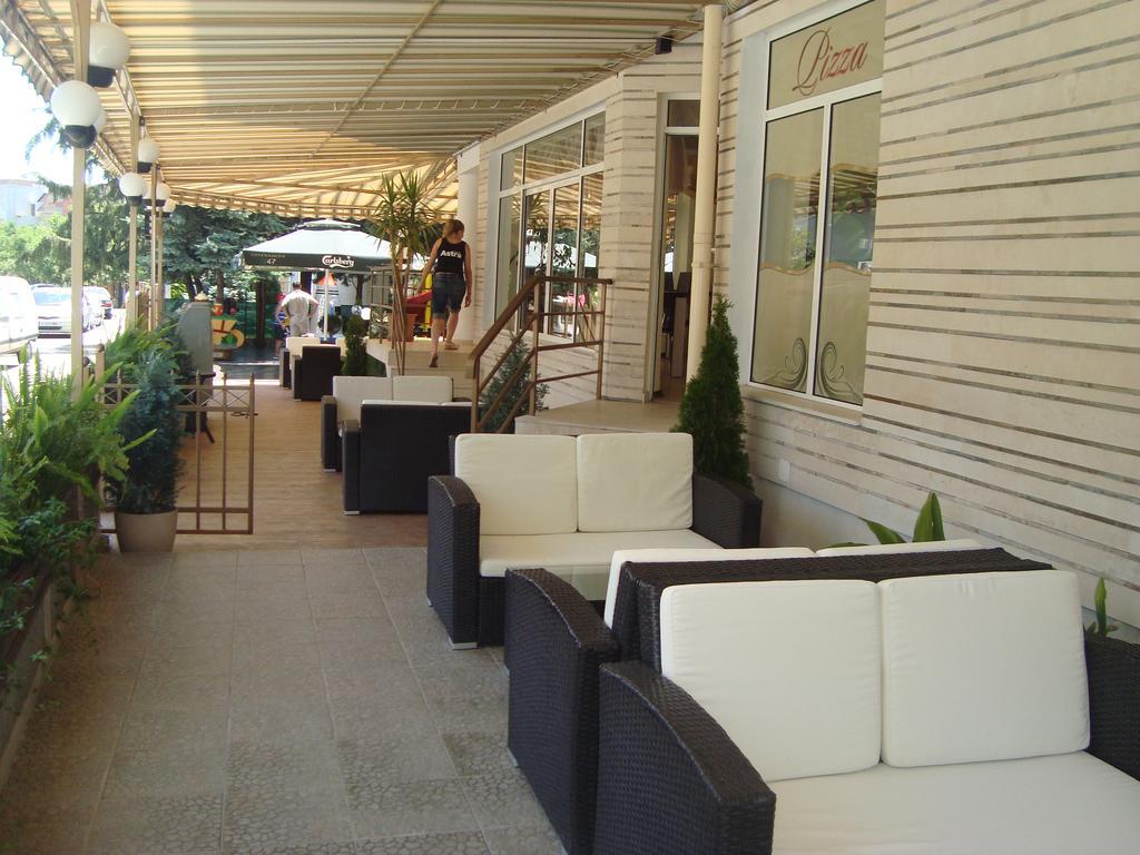 Hotel Astra Ravda Exterior photo