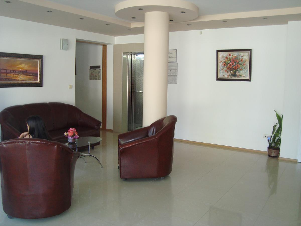 Hotel Astra Ravda Exterior photo